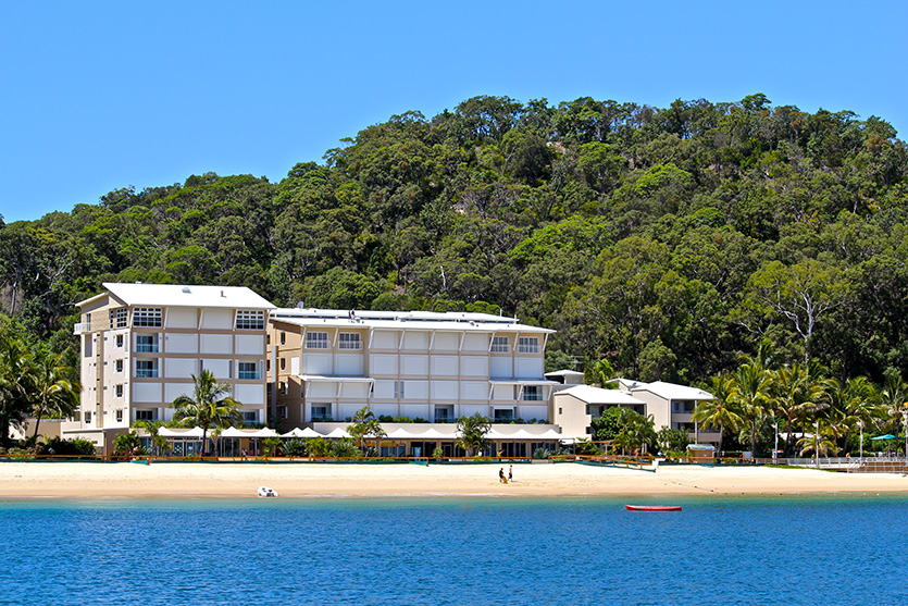 Accommodation_DeepBlue_Exterior.jpg
